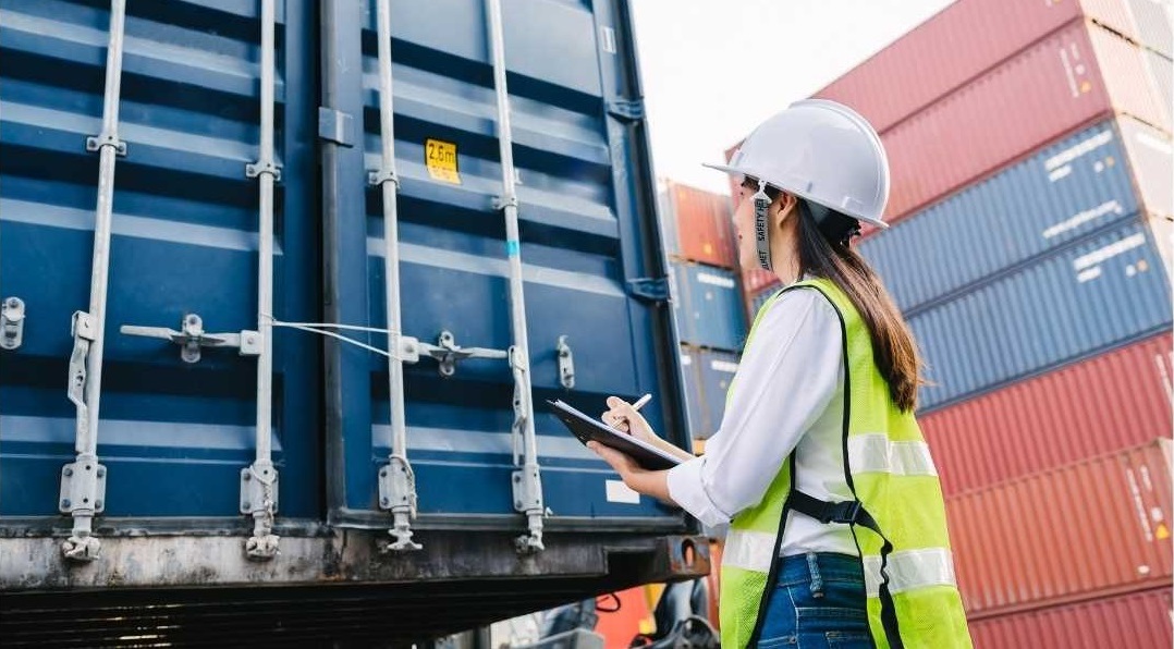 US Customs Clearance Agent